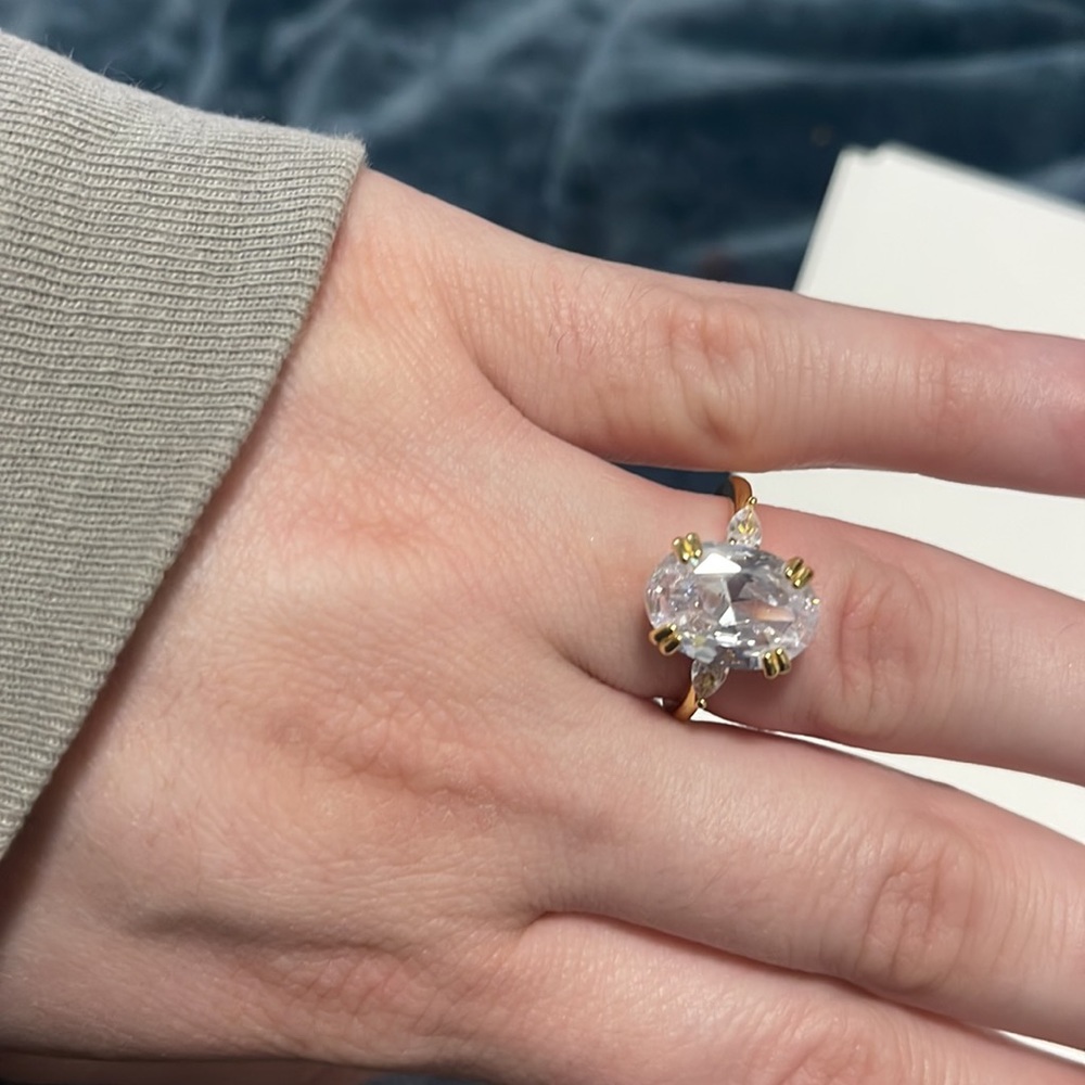 S925 Ring It Sparkles Beautifully
